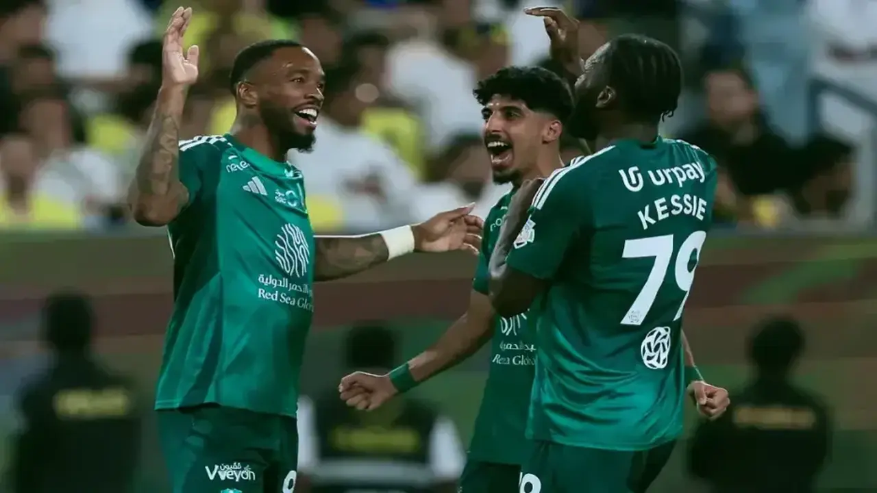 معلق الأهلي والخليج يتصدر المشهد في الجولة الحاسمة بالدوري السعودي